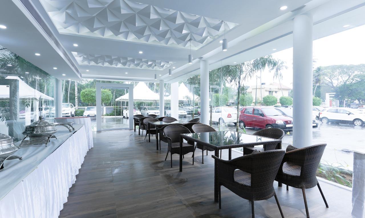 Treebo Trend Al Saj Convention Centre Kazhakuttam Dış mekan fotoğraf